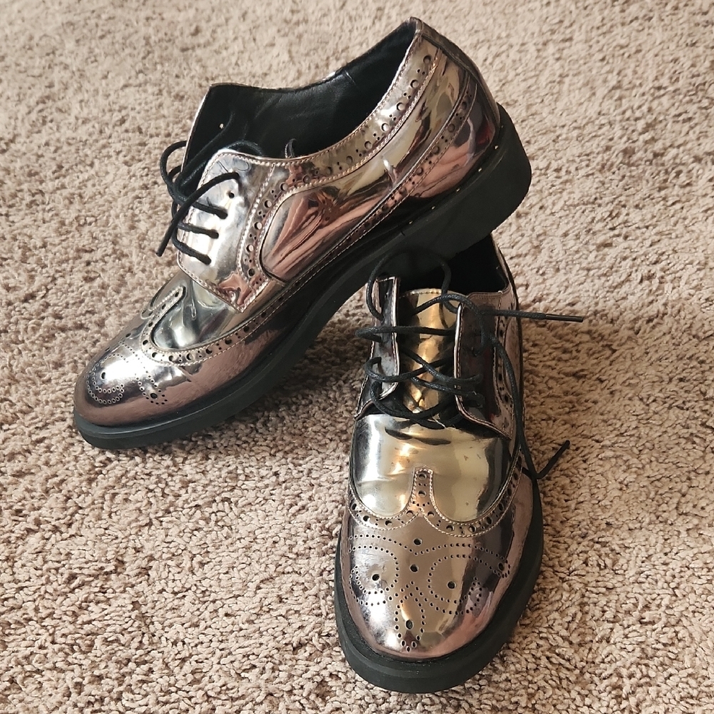 Shiny Metallic Oxford Shoes